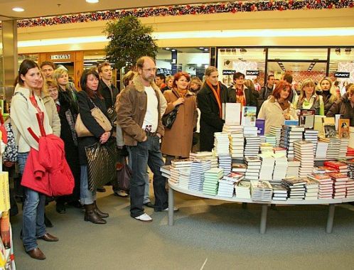 The Toy - Book signing event, Brno, 12.12.2007 (photo: Klara Smilkova)