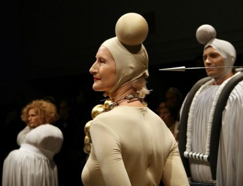 Scénická performance ŠACH MAT - Sylva Lauerová alias Bílá Královna (foto: Klára Smílková)