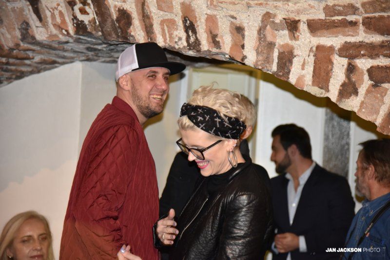 Manažerka Sylvy Lauerové - Bára Kozáková a jeden ze tří kmotrů knihy - český rapper Tafrob