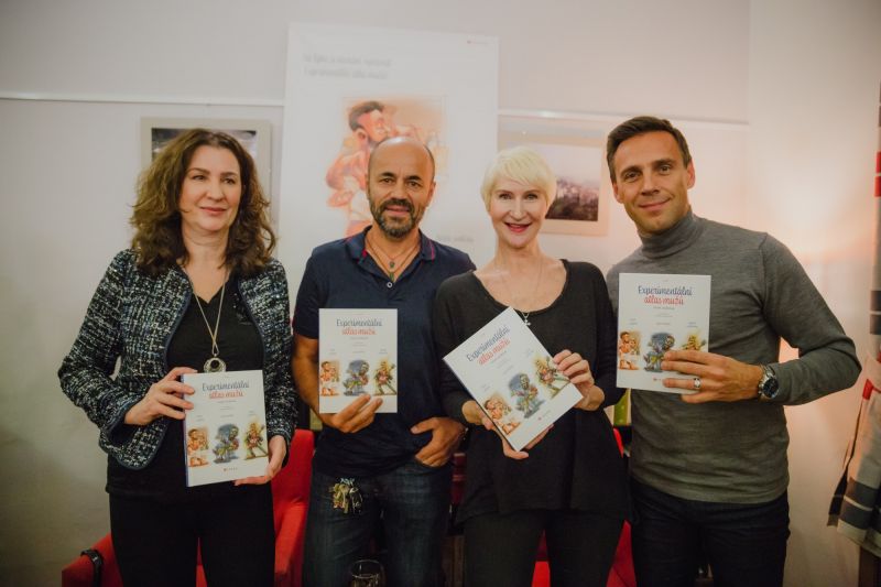 Irena Pavlásková, Radek Jaroš a Sylva Lauerová, Experimentální atlas mužů, foto: Viola Hertelová