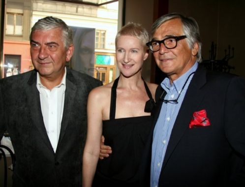 Křest románu Jumaroro: Sylva Lauerová s kmotry knihy - Jiřím Bartoškou a Miroslavem Donutilem (foto: Klára Smílková)