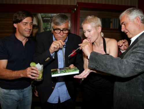 Křest románu Jumaroro: Sylva Lauerová s kmotry knihy - Romanem Vojtkem, Jiřím Bartoškou a Miroslavem Donutilem (foto: Klára Smílková)