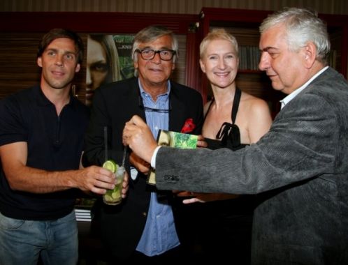 Křest románu Jumaroro: Sylva Lauerová s kmotry knihy - Romanem Vojtkem, Jiřím Bartoškou a Miroslavem Donutilem (foto: Klára Smílková)