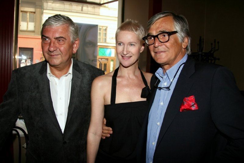 Křest románu Jumaroro: Sylva Lauerová s kmotry knihy - Jiřím Bartoškou a Miroslavem Donutilem (foto: Klára Smílková)