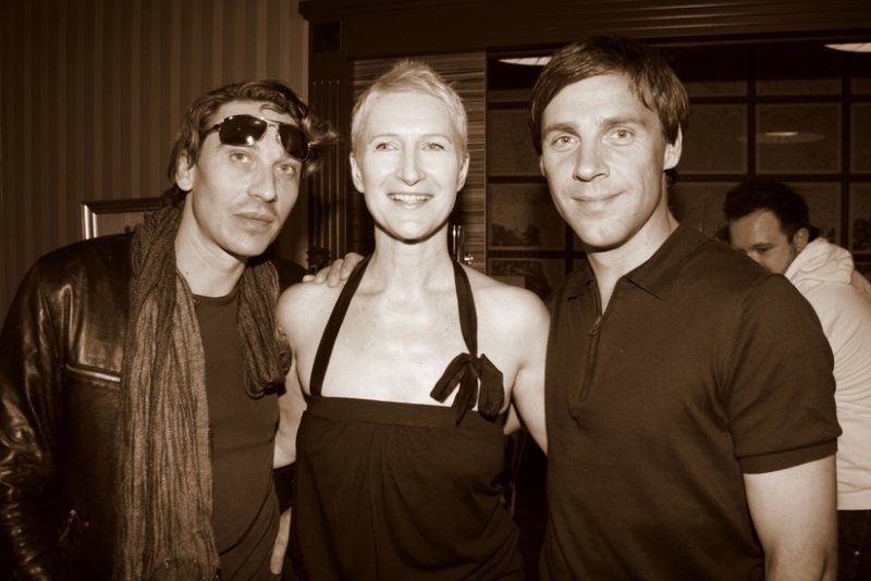 Křest románu Jumaroro: Sylva Lauerová s herci Romanem Vojtkem a Petrem Bláhou (foto: Klára Smílková)