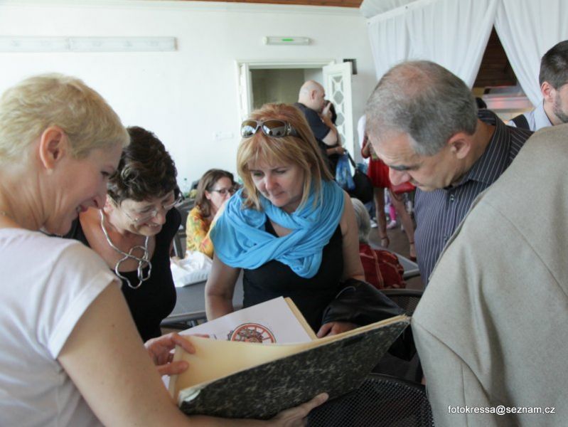 Autorské čtení na mezinárodním knižním veletrhu Svět knihy 2012 ve fotografii