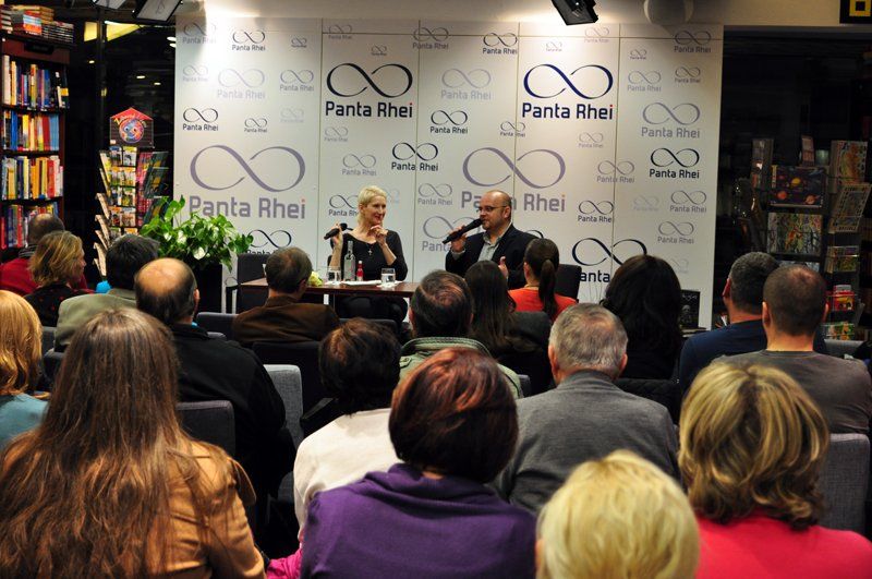 křest Bratislava 29.11.2012, křtu předcházela příjemná debata s moderátorem večera Dadom Nagy

 foto Jan Jackson