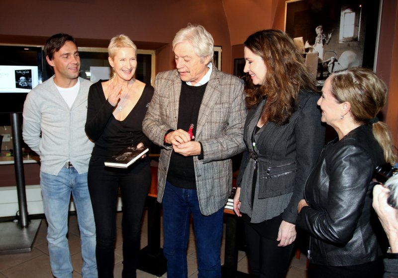 všichni společně přejí Tichošlapovi mnoho spokojených čtenářů!
foto Klára Smílková