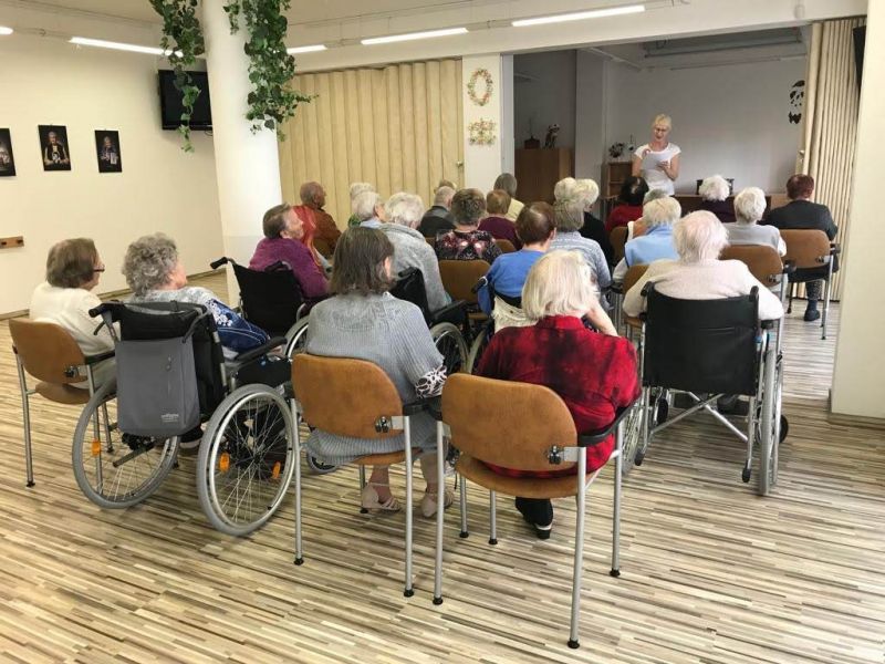 Sylva Lauerová a recitace v Domově pro seniory