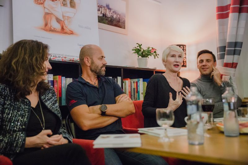 Experimentální atlas mužů, foto: Viola Hertelová