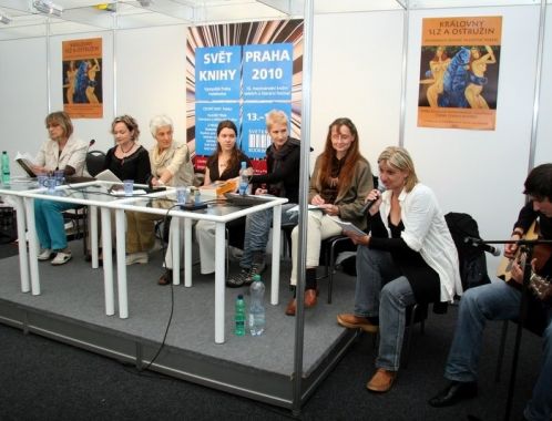 The Queens of Blackberries and Tears - poetry reading, Book World Prague, May 2010 (photo: Klara Smilkova)