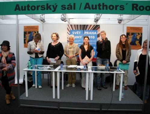 The Queens of Blackberries and Tears - poetry reading, Book World Prague, May 2010 (photo: Klara Smilkova)
