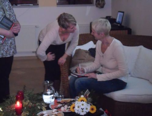 Ohlédnutí za tradičním předvánočním setkáním čtenářek a přátel Sylvy Lauerové v Mladé Boleslavi.