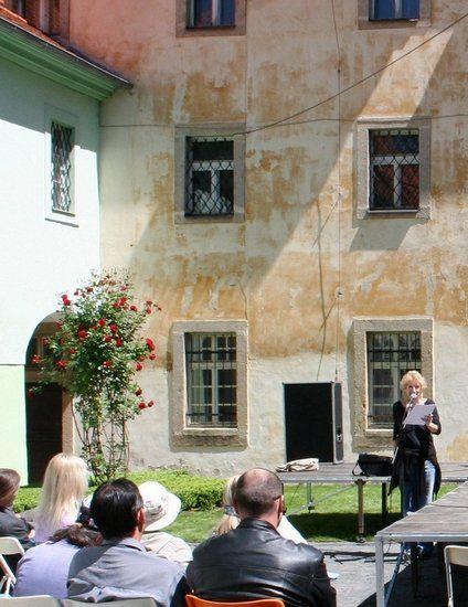 Autorské čtení básní na festivalu Chebské Dvorky - Sylva Lauerová