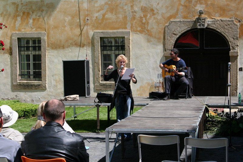 Autorské čtení básní na festivalu Chebské Dvorky - Sylva Lauerová a Jindřich Skopec