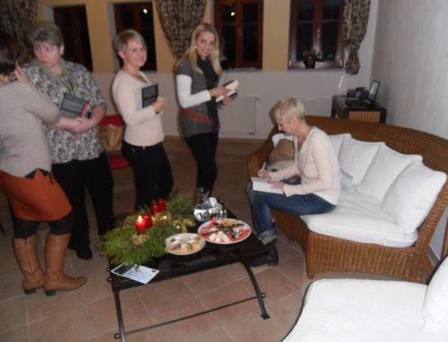 Ohlédnutí za tradičním předvánočním setkáním čtenářek a přátel Sylvy Lauerové v Mladé Boleslavi.