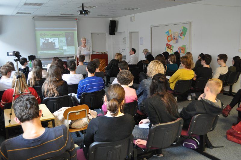 Lecture on experimental poetry by Sylva Lauerová for high school students; Photo by Jan Jackson