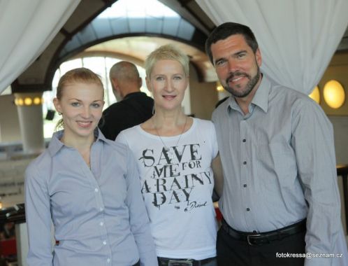 Autorské čtení "Ovace nevlídnosti", Svět knihy 2012 Praha. Jitka Baštová - akordeon a Jindřich Macek, loutna.