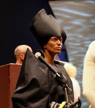 Scénická performance ŠACH MAT - Černá královna v podání OLO (foto: Klára Smílková)