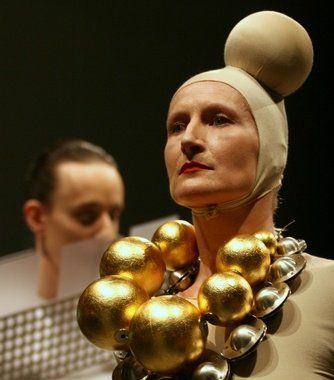 Scénická performance ŠACH MAT - Bílá Královna: Sylva Lauerová (foto: Klára Smílková)