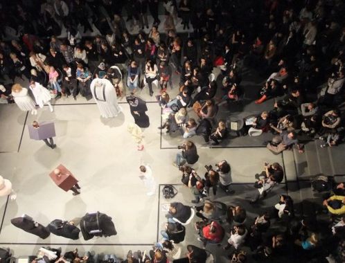 Scénická performance ŠACH MAT - diváci se do Superstudia málem nevešli...