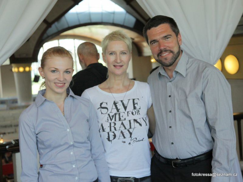 Autorské čtení "Ovace nevlídnosti", Svět knihy 2012 Praha. Jitka Baštová - akordeon a Jindřich Macek, loutna.