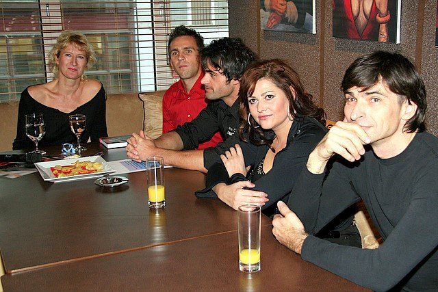Křest Hračky - spisovatelka Sylva Lauerová, Roman Vojtek, Mirek Šimůnek, Ilona Csáková, Zdeněk Pohdhůrský (foto: Klára Smílková)