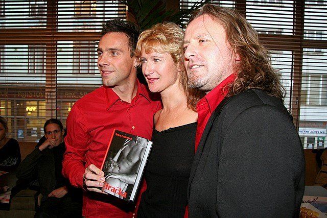 Křest Hračky - spisovatelka Sylva Lauerová, Roman Vojtek, Pepa Vojtek (foto: Klára Smílková)