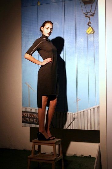 Designblok '09 - IMPERSONED - šaty černé, krátké