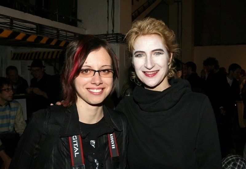 Designblok '09 - Sylva Lauerová po show IMPERSONED, s Evou Pinkrovou, Marketing a Media Manager