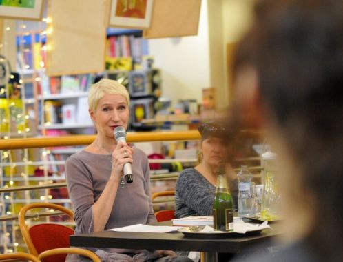 Sylva Lauerová pokřtila SEXY strategie v Ostravě - kmotrou byla moderátorka Kateřina Huberová.