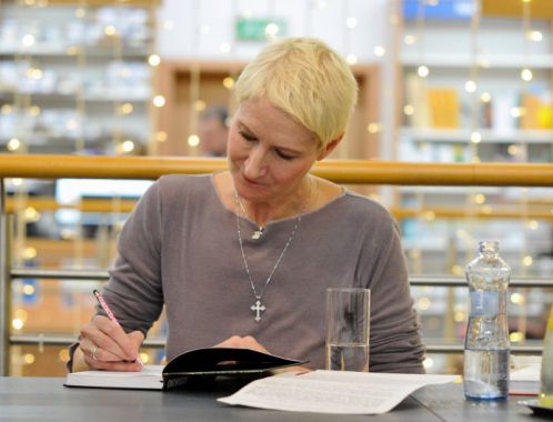 Sylva Lauerová pokřtila SEXY strategie v Ostravě - kmotrou byla moderátorka Kateřina Huberová.