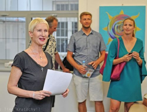 Sylva Lauerová při zahájení výstavy Mandal Kateřiny Petříkové