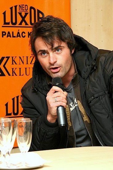 Hračka - autogramiáda NeoLUXOR Praha - Mirek Šimůnek (foto: Klára Smílková)