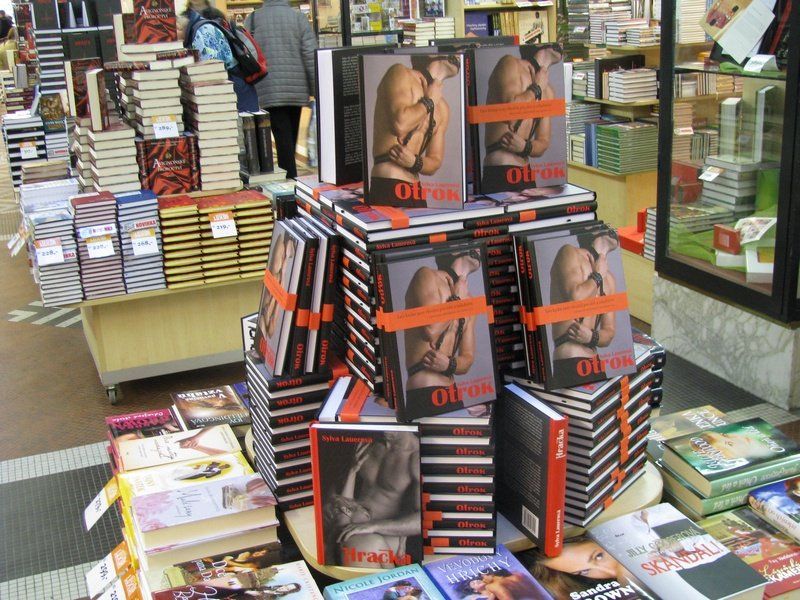 Sylva Lauerova: The Toy - campaign in the NeoLUXOR Bookstore in Prague, December 2009