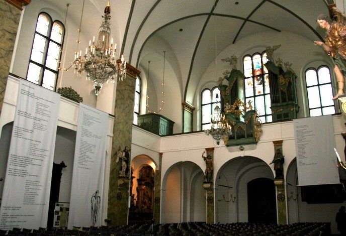 Michael2011, Praha - kostel sv. Šimona a Judy a básně Sylvy Lauerové splývající z bakonů...