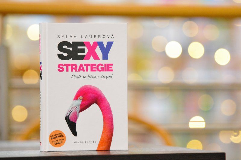 Sylva Lauerová pokřtila SEXY strategie v Ostravě - kmotrou byla moderátorka Kateřina Huberová.