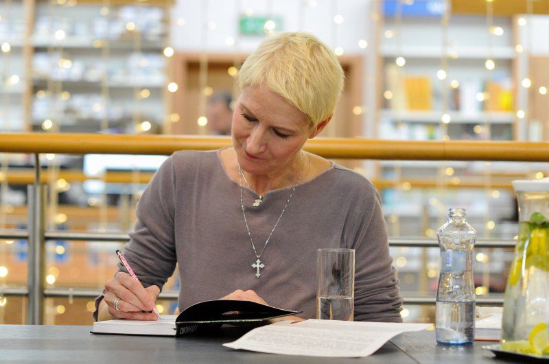 Sylva Lauerová pokřtila SEXY strategie v Ostravě - kmotrou byla moderátorka Kateřina Huberová.