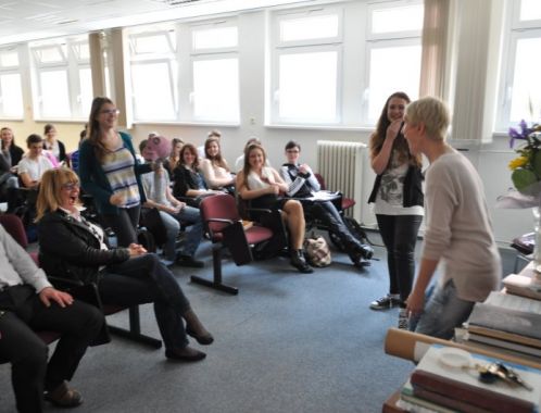 Sylva Lauerová during her experimental poetry lecture at GJBI