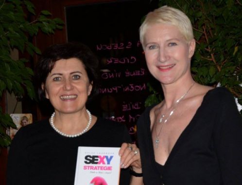 Sylva Lauerová v Dámském klubu Akademické kavárny v Brně