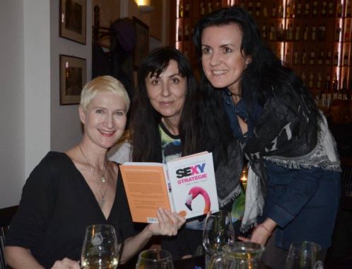 Sylva Lauerová v Dámském klubu Akademické kavárny v Brně