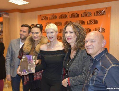 Křest komiksového románu  TICHOŠLAP Sylvy Lauerové v Praze - autorka s kreslířem Jiřím Cardou a kmotry knihy, Romanem Vojtkem, Irenou Pavláskovou a Mahulenou Bočanovou