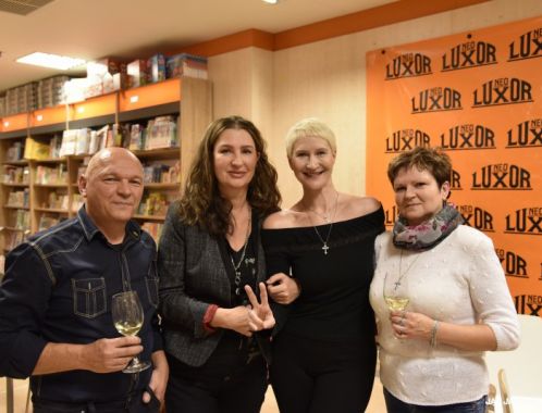 Křest komiksového románu TICHOŠLAP Sylvy Lauerové v Praze - autorka s kreslířem Jiřím Cardou, jeho ženou a kmotrou knihy, režisérkou Irenou Pavláskovou