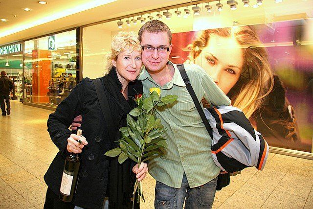 Hračka - autogramiáda Brno - spisovatelka Sylva Lauerová s Michalem Olbertem (foto: Klára Smílková)