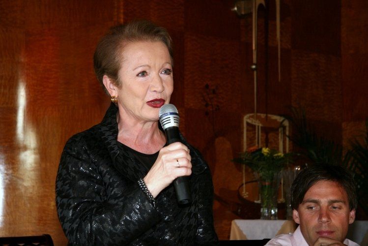 Křest Královen slz a ostružin - kmotra knihy Hana Maciuchová (foto: Klára Smílková)