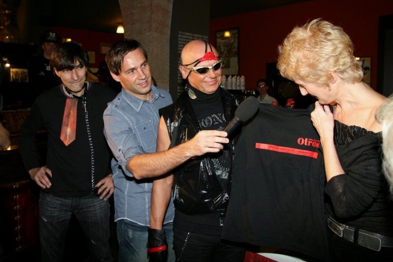 The Slave - the official book launch event, Prague (photo: Klara Smilkova)