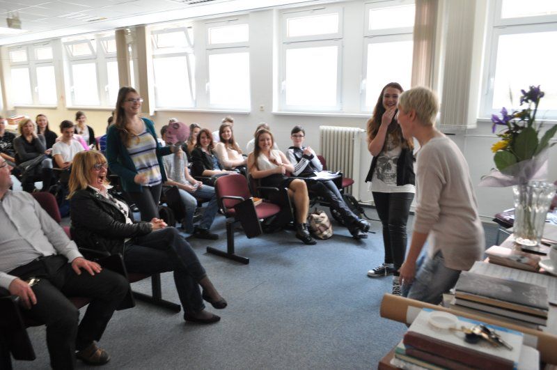 Sylva Lauerová during her experimental poetry lecture at GJBI