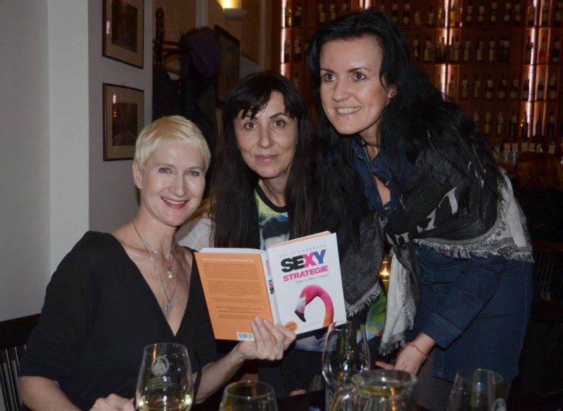 Sylva Lauerová v Dámském klubu Akademické kavárny v Brně