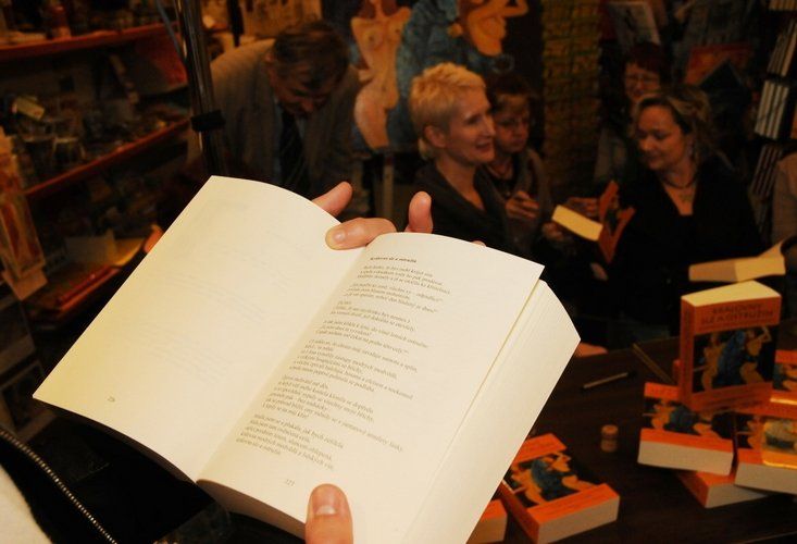 Sylva Lauerová: Královny slz a ostružin - brněnský křest a autogramiáda (foto: Zbyněk Maděryč)