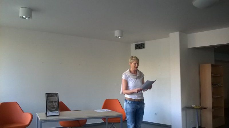 Sylva Lauerová při recitaci básní Jana Zahradníčka v MZK